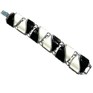 Vintage chain link bracelet black & white thermoset Lucite on silvertone panels